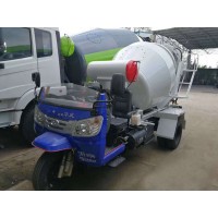 成都小型三輪混凝土攪拌車轉(zhuǎn)向靈活馬力十足